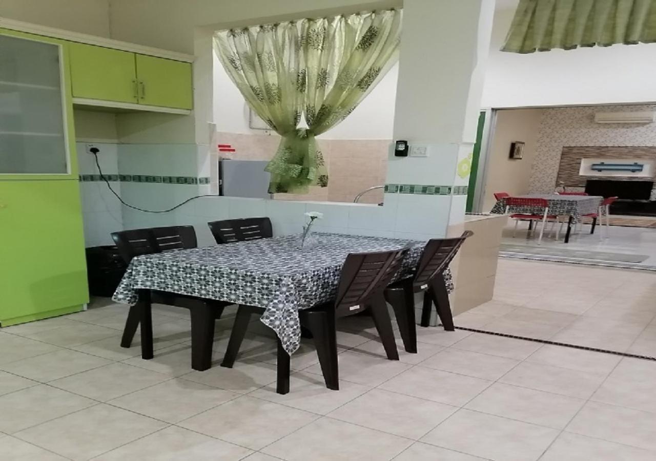 Bukit Baru Homestay Malacca ภายนอก รูปภาพ